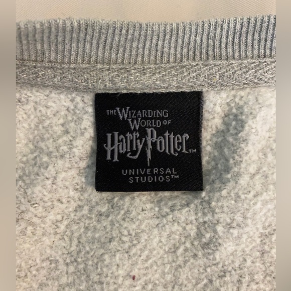 Gryffindor Sweatshirt - Universal Studios Wizarding World of Harry Potter - Picture 4 of 5